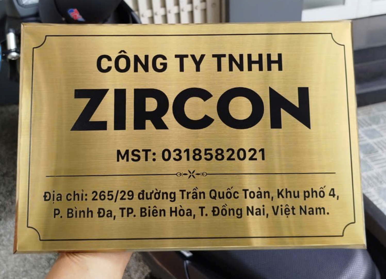 Mẫu bảng tên công ty inox
