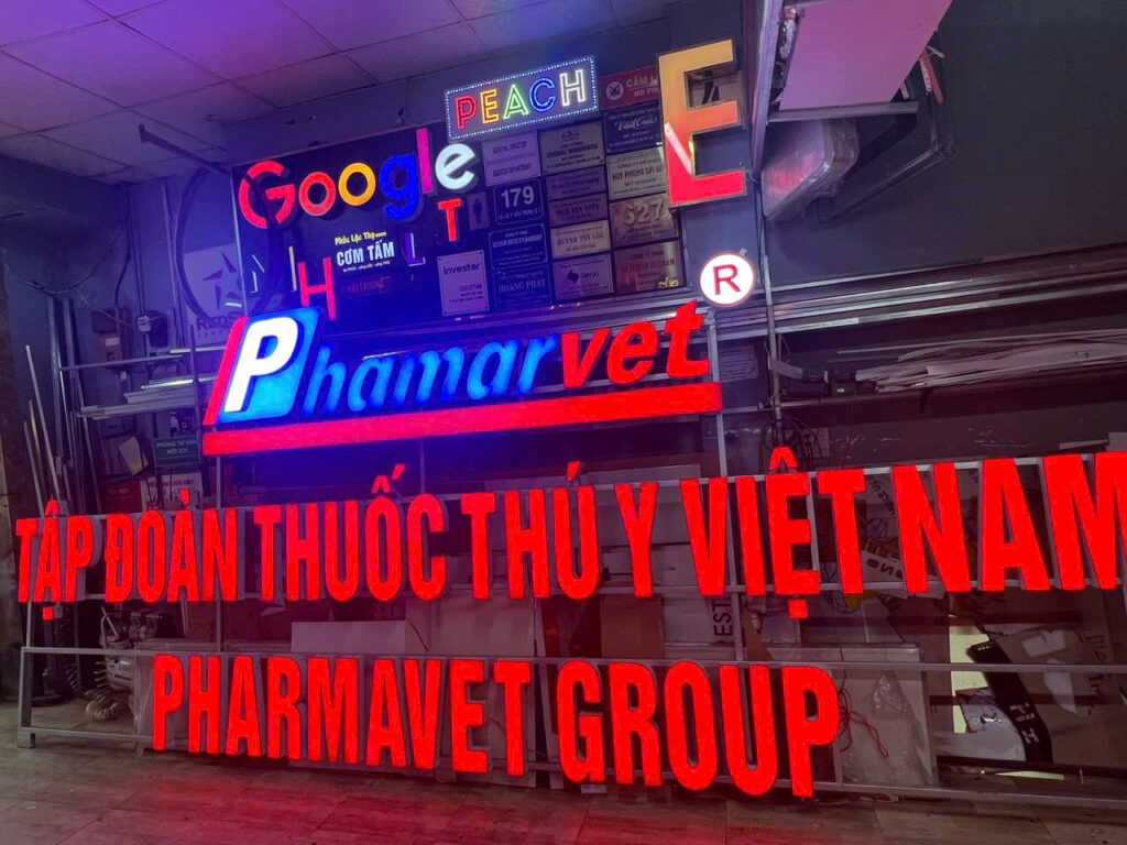 Chữ nổi mica sáng đèn